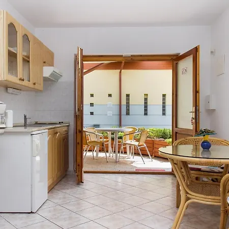 Familia 100/2 Balatonmáriafürdő