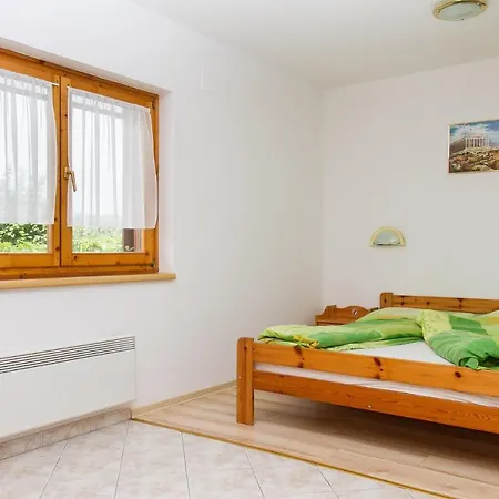 Apartment Familia 100/2 *