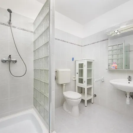 Familia 100/2 Apartment Balatonmariafurdo