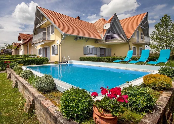 Familia 100/2 شقة Balatonmáriafürdő